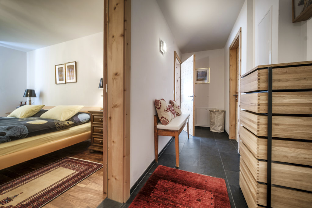 Gang und Schlafzimmer