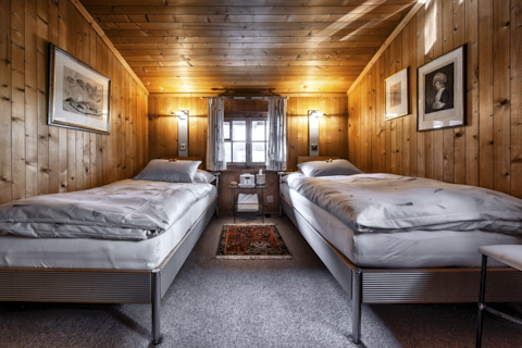 Zweibett-Schlafzimmer
